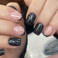 3 colores de uñas que son tendencia este verano 2025 y que vas a pedirle a tu manicurista