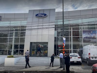 Una “gotera” duerme al guardia de una agencia automotriz y roba 400 mil pesos
