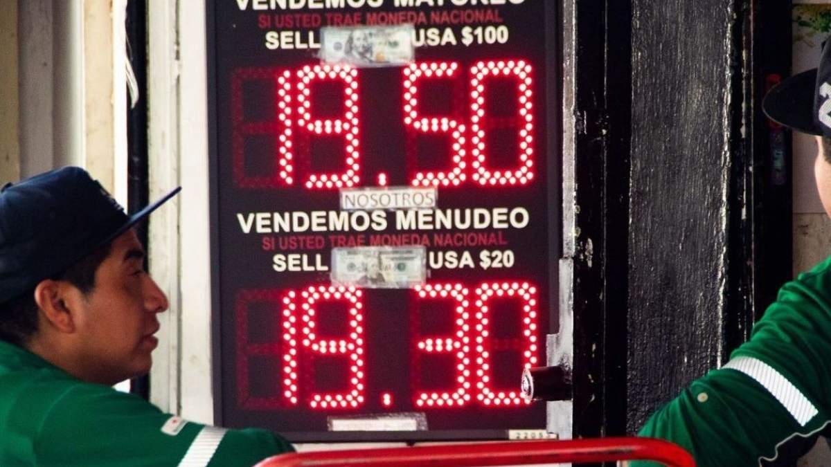 Cotización del dólar interbancario y en casas de cambio de la capital