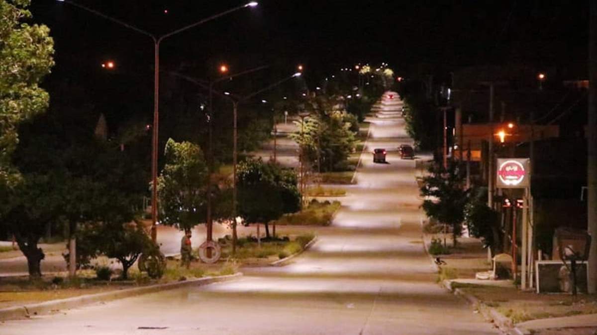 Notorio y visible cambio se observa en la iluminación de la avenida. Fuente: (Twitter)