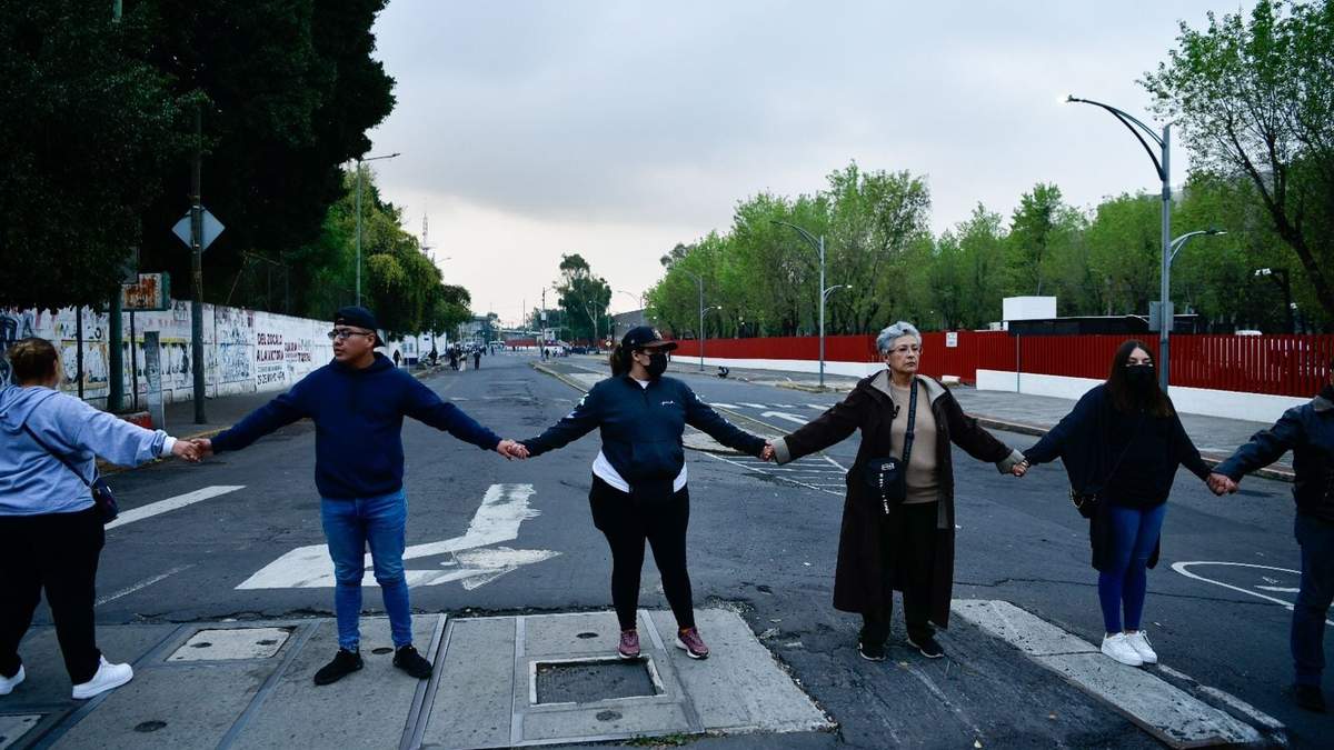 Los trabajadores del PJF mantienen bloqueos en los accesos al edificio de la Cámara de Diputados en San Lázaro