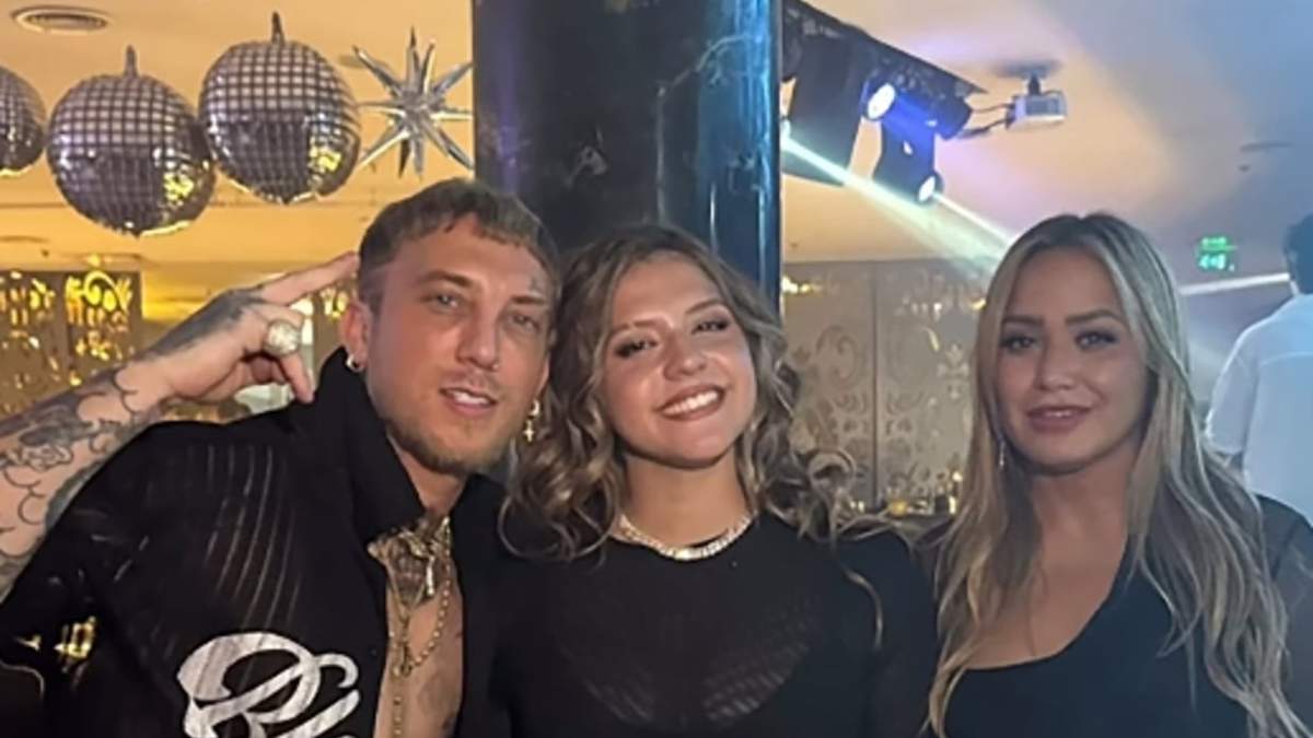 Sol Cwirkaluk con sus padres, El Polaco y Karina. Fuente: (Instagram)