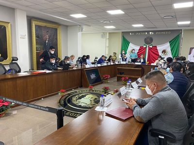 Escuelas de Hidalgo se van a paro por falta de pago a jubilados