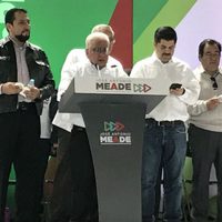 Antorcha Campesina ofrece 2.4 millones de votos a Meade; éste se compara con Zaragoza  (Video)