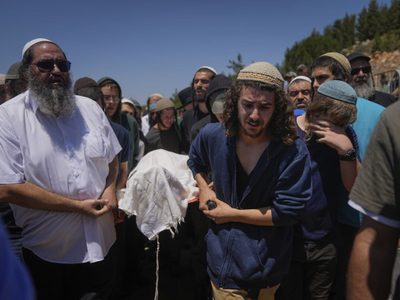 Israelíes incendian viviendas palestinas para vengar asesinatos