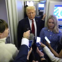 Jueza bloquea temporalmente suspensión de Trump a subvenciones y préstamos federales