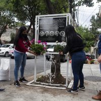 A seis años del caso Narvarte, colocan placa y renombran calles
