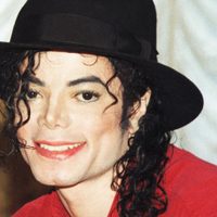 ¡Polémica teoría!  Michael Jackson y su parentesco con un gran artista. ¿Son familia?