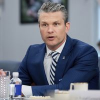 Pentágono pide renuncia de exvocero, dice funcionario