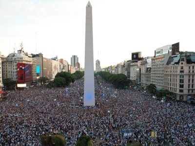 Curiosidades sobre el Obelisco porteño, el monumento icónico donde la gente se reúne a festejar