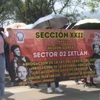 Maestros de la Sección 22 del SNTE estallan huelga e instalan plantón en Oaxaca
