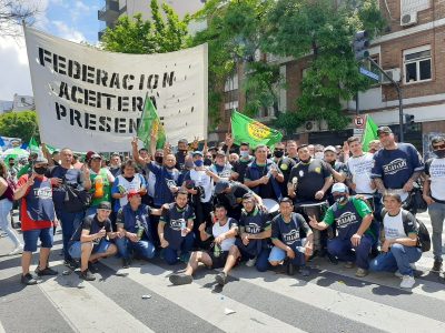 Aceiteros convocaron a un paro por tiempo indeterminado en rechazo a la Ley Bases