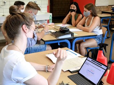 España arranca un nuevo año escolar con el 40% de los estudiantes vacunados