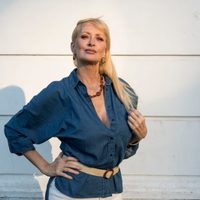 Del color de moda: Yuyito González es puro glam con el vestido más chic y elegante para esta primavera