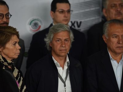 Claudio X. González y organizaciones llaman desde el Senado a rechazar la iniciativa militarista