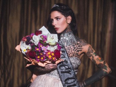 Cande Tinelli se cruzó con una seguidora que la criticó por compartir un video en Instagram