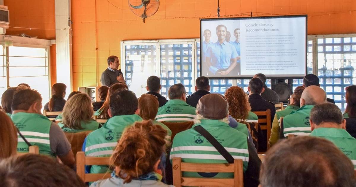 La prueba de los agentes se inició en el barrio Gregorio Álvarez. Fuente: (Neuquén Informa).