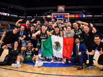 Viaja la quinteta tricolor de básquetbol rumbo al Mundial 2023