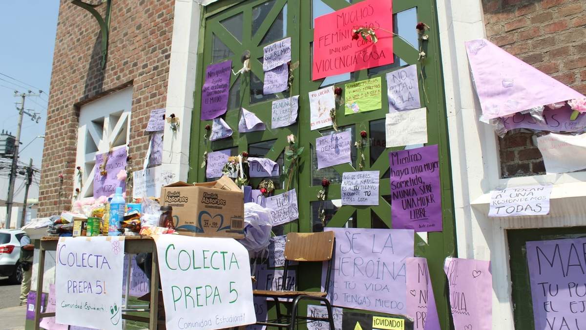 La colecta se realizó afuera de la Prepa 5