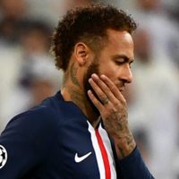 Neymar, con un pie afuera del PSG