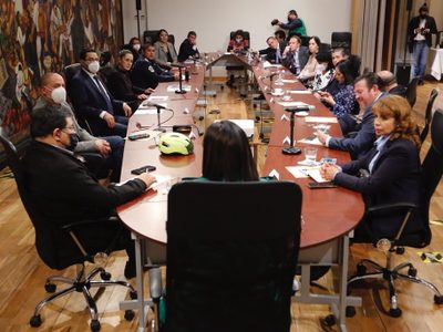Sin confrontaciones y con Sheinbaum presente, la primera sesión del Cabildo de CDMX