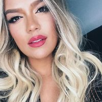 "¡Hay boda!": Karol G lo anunció con un micro short invisible y ¡se muere Anuel AA!