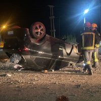 Dos turistas volcaron con su automóvil en la ruta 7 a la altura del ingreso a Vista Alegre