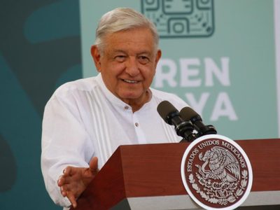 AMLO invita a la población a donar al Teletón