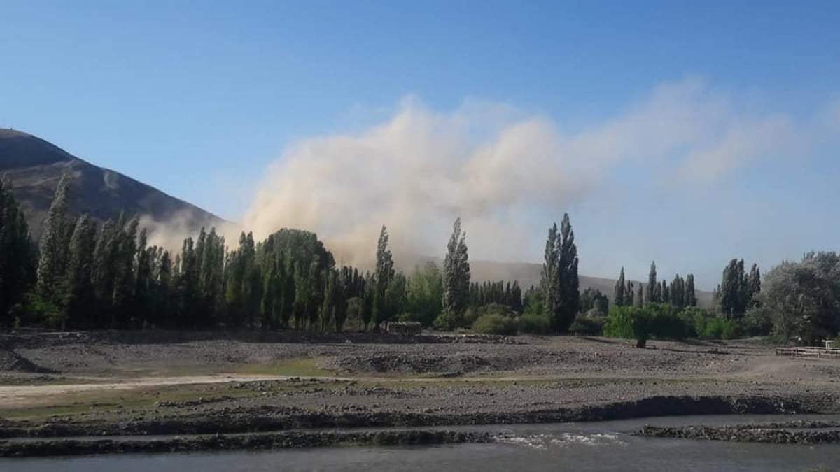 Explosiones realizadas en el cerro de la Virgen para la realización de la ruta 43. Fuente: (Facebook)