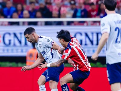 Chivas se resignan a empate 0-0 ante Cruz Azul en ida de cuartos de final de la Liga MX