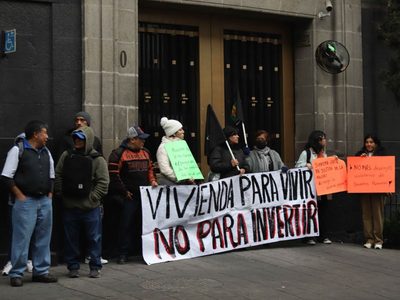 Brugada ofrece apoyo a personas desalojadas más allá de lo que decida la Corte