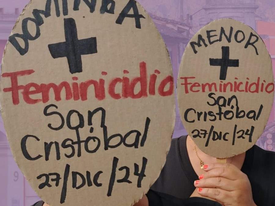 Asesinan a balazos a mujer tsotsil y a su hija de ocho años afuera de un supermercado en Chiapas