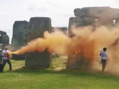 Ecologistas pintan de naranja el Stonehenge; fue “vandalismo", lamentó el primer ministro británico