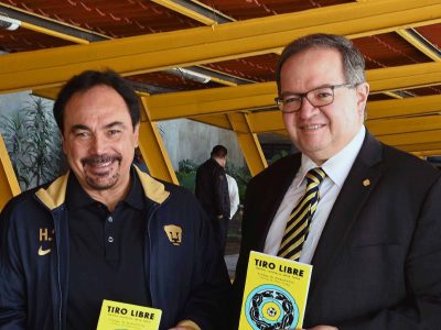 Hugo Sánchez, invitado sorpresa en presentación del libro “Tiro Libre. Relatos cancheros” de la UNAM