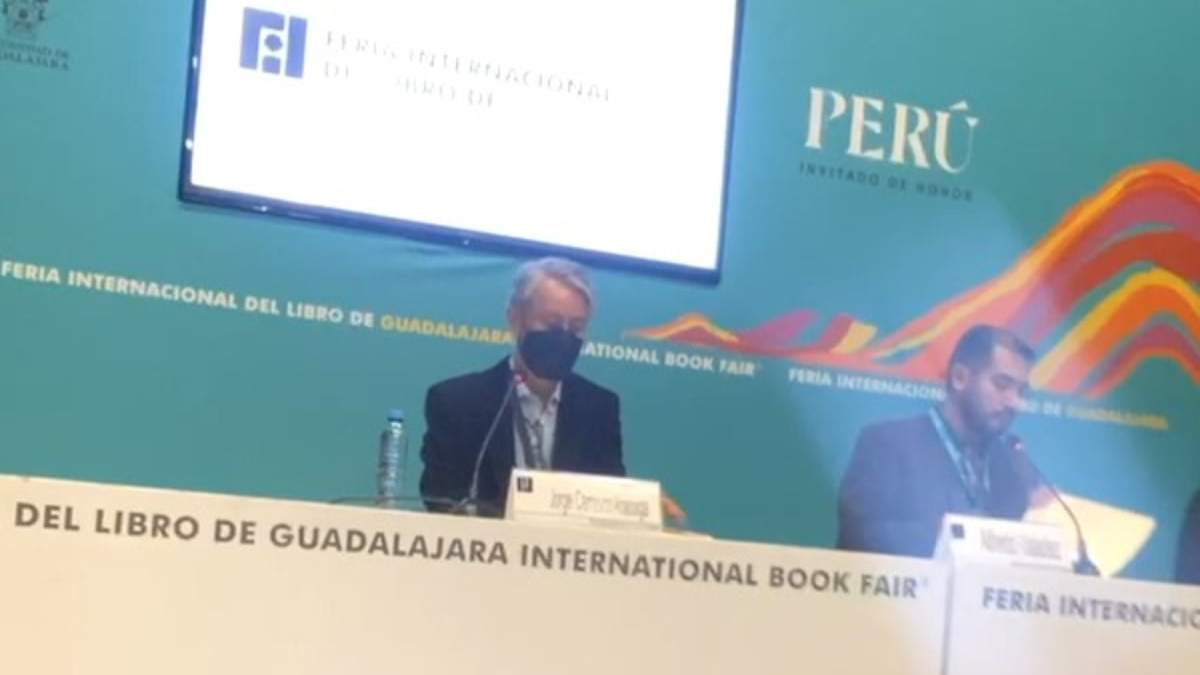 Jorge Carrasco y Alfredo Valadez en la FIL de Guadalajara