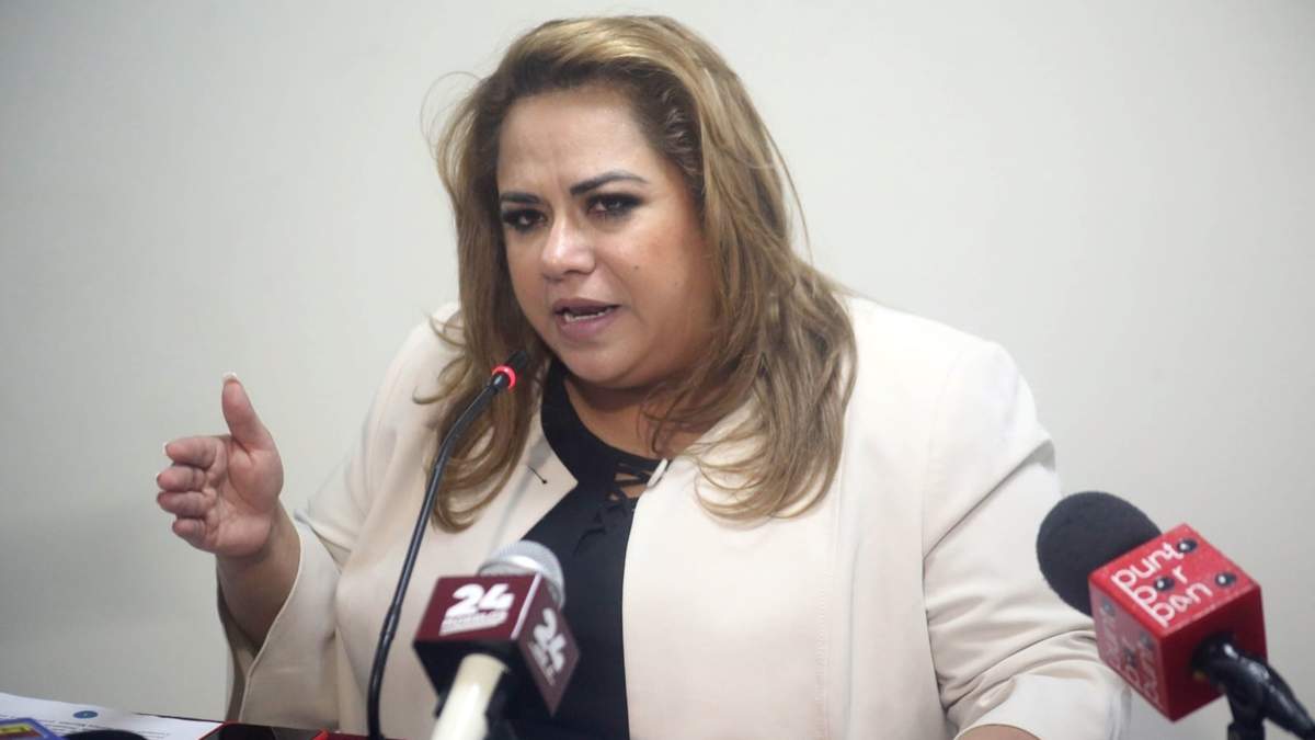 Tania Valentina. "Ningún personaje de fuera nos puede imponer nada”