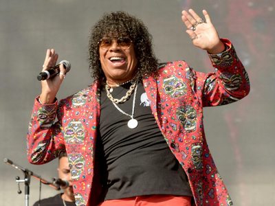 ¡Feliz Cumple! En un gran show, La Mona Jiménez celebró los 69 años ¡Y hubo un premio millonario!