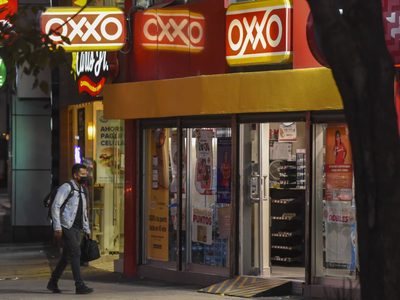 Oxxo se expande a Texas con 249 tiendas; FEMSA adquiere operación de retail de Delek US