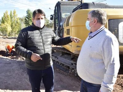 Una nueva obra de asfalto se puso en marcha en el Oeste de Neuquén Capital