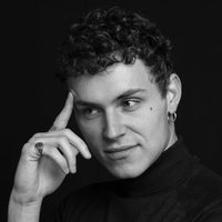 ¡Bombonazo de "Élite"! Arón Piper sacudió la Tierra y es furor en las redes. ¡Mirá por qué lo buscan