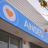 Cuáles son los requisitos y cómo cobrar el bono de $33.500 que otorga ANSES