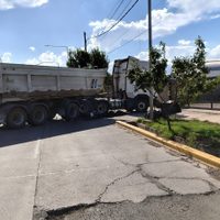 Un motociclista murió al chocar con un camión en el carril Rodríguez Peña