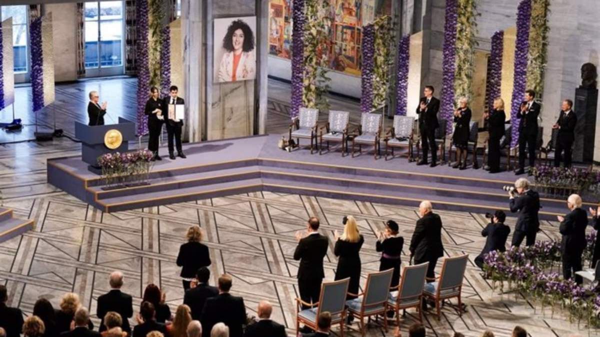 La activista iraní Narges Mohammadi, premio Nobel de la Paz en 2023, resultó herida en la cárcel de Evin