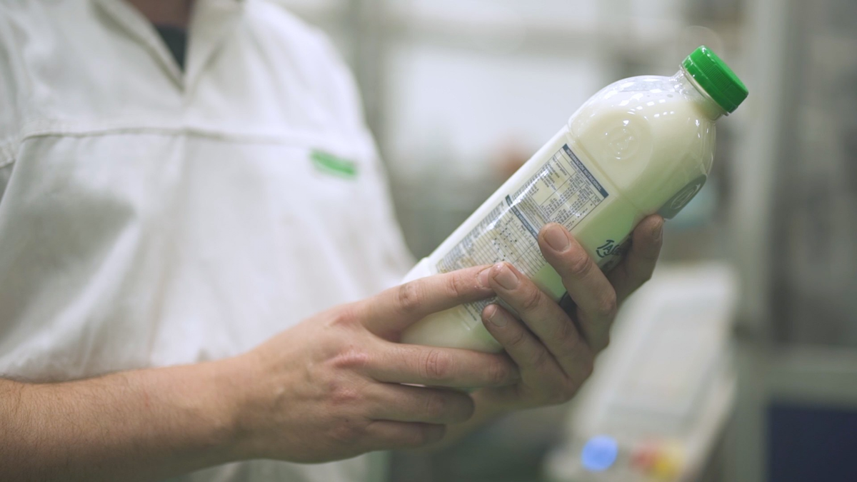 Botellas de leche. Fuente: (Instagram)