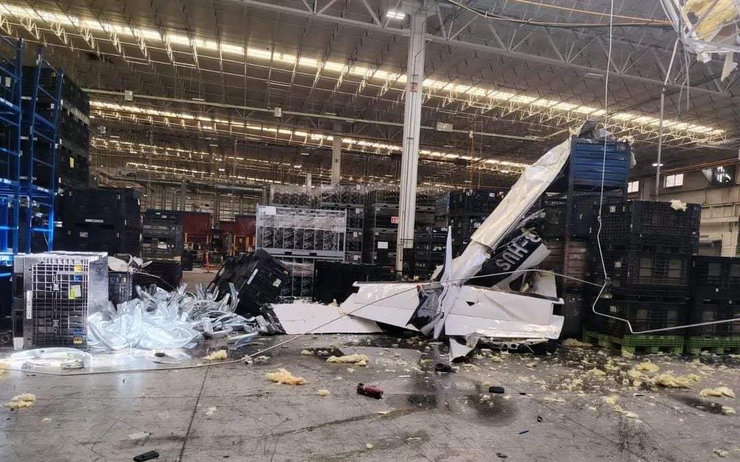 Cae avioneta en instalaciones de empresa en Coahuila; hay dos lesionados