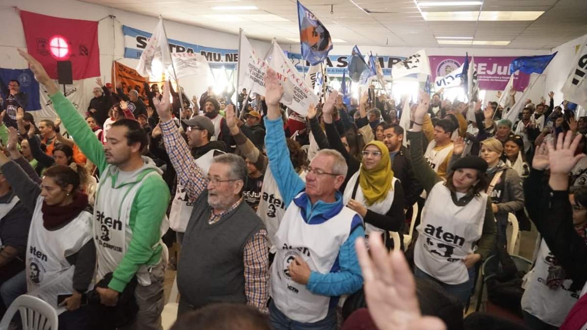 Gremios se unen en defensa de la caja jubilatoria. Fuente: (Aten Provincia)