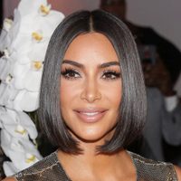 La foto de Kim Kardashian "al estilo de Eva": en el paraíso y comiendo una extraña fruta