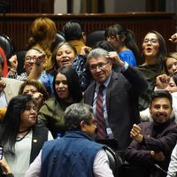 Monreal niega posada de diputados de Morena en Polanco; “festejamos con austeridad en nuestra casa”