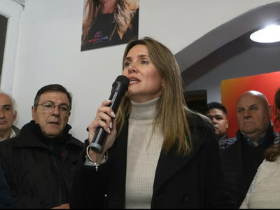 Griselda Petri lideró un acto tras "días turbulentos"