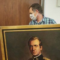 Abrió el diario en el exilio y lloró cuando lo leyó: se trata del Rey Juan Carlos